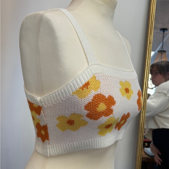 Sunny Days Crop Top - Picture 2 of 3